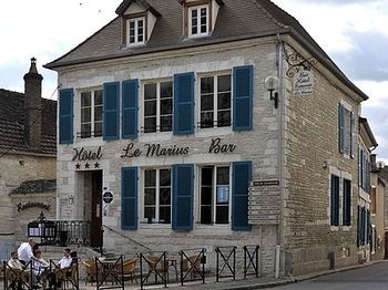 Le Marius Hotel Les Riceys Екстериор снимка