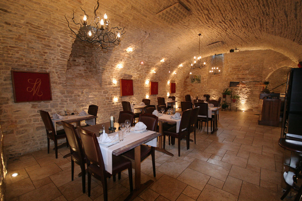 Le Marius Hotel Les Riceys Екстериор снимка