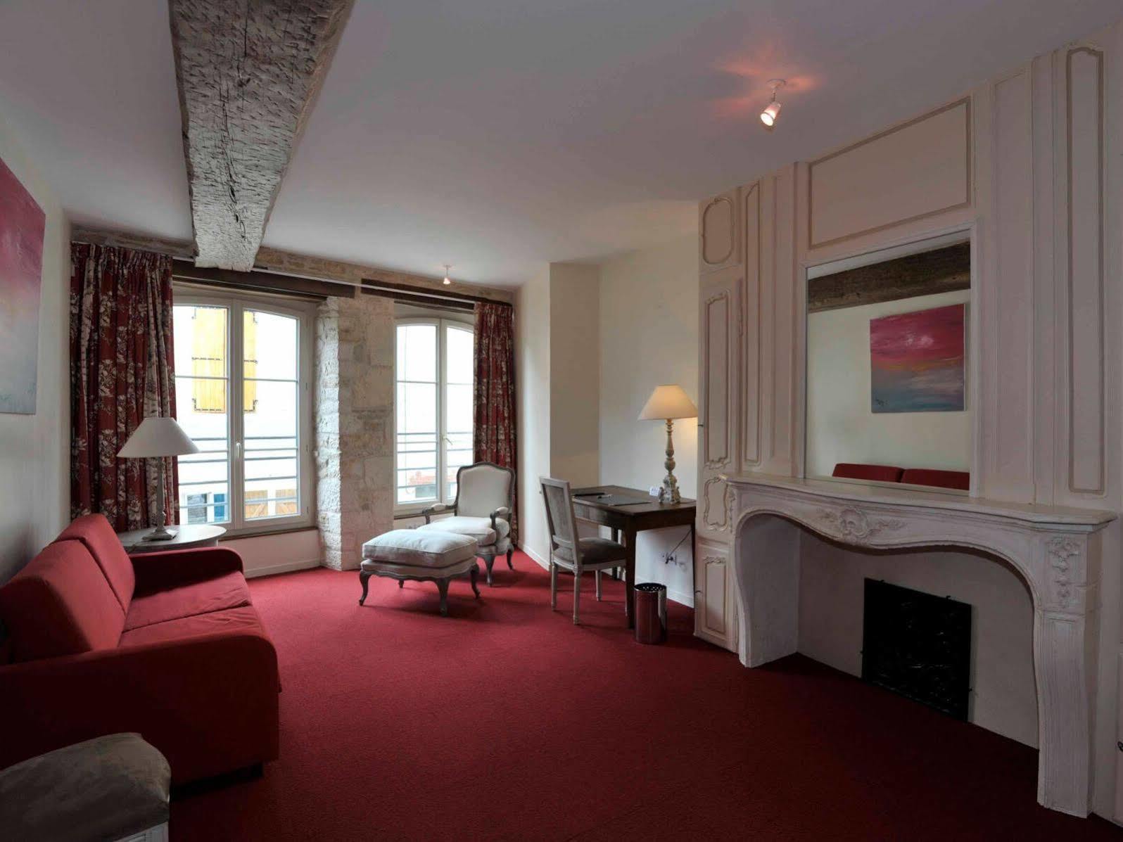 Le Marius Hotel Les Riceys Екстериор снимка